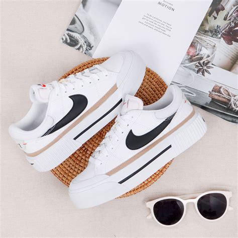 nike court legacy lift sneakers wit/zwart dames|nike court legacy platform sneakers.